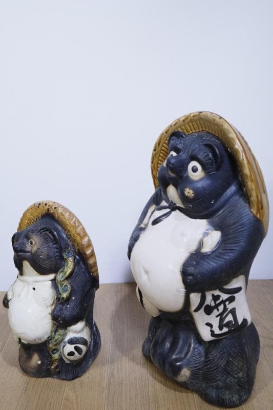 展示品◆信楽焼　狸さん 置物　2体セット◆大　高さ47㎝・小　高さ34㎝　①