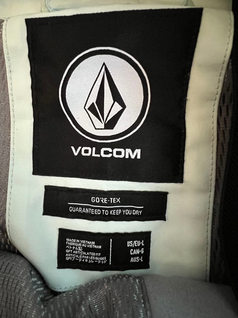 Dです。VOLCOM LサイズGORE-TEXスノーボードウェア上下SET