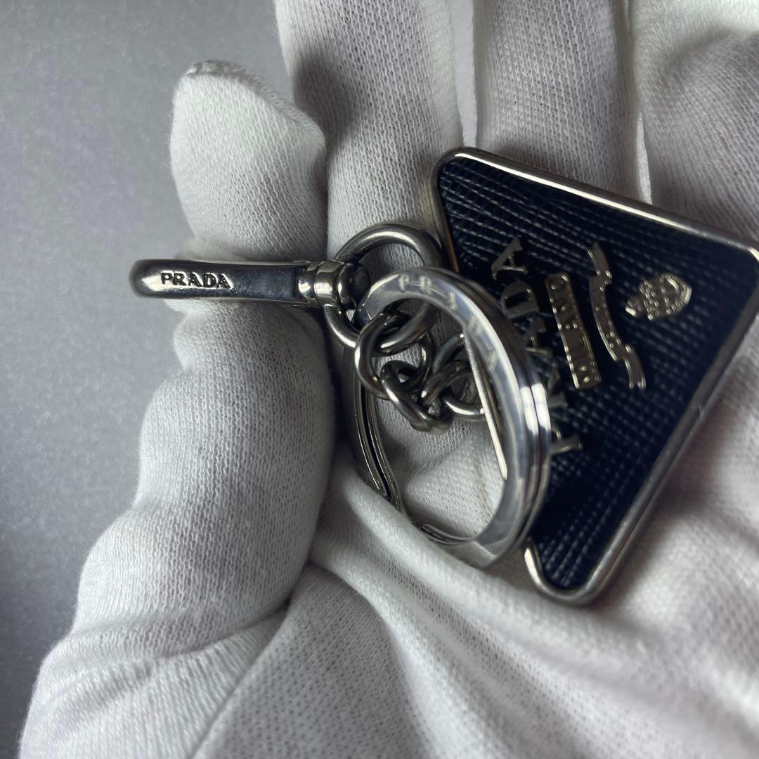 【美品】PRADA プラダ サフィアーノ トライアングルロゴ レザーキーリング