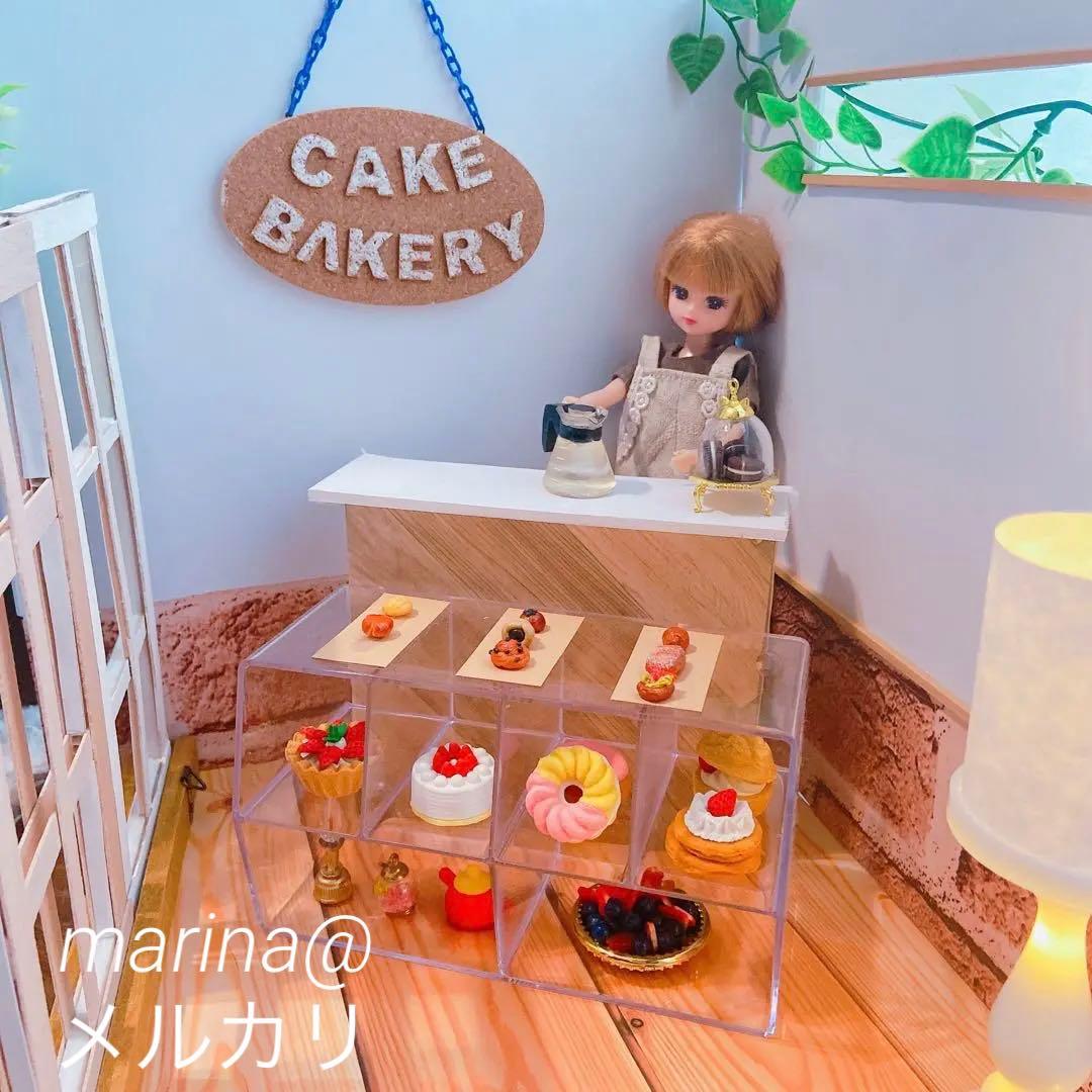 ドールハウス　ケーキ屋さん　ライトつき　ハンドメイド　ケーキ　など　小物付き！