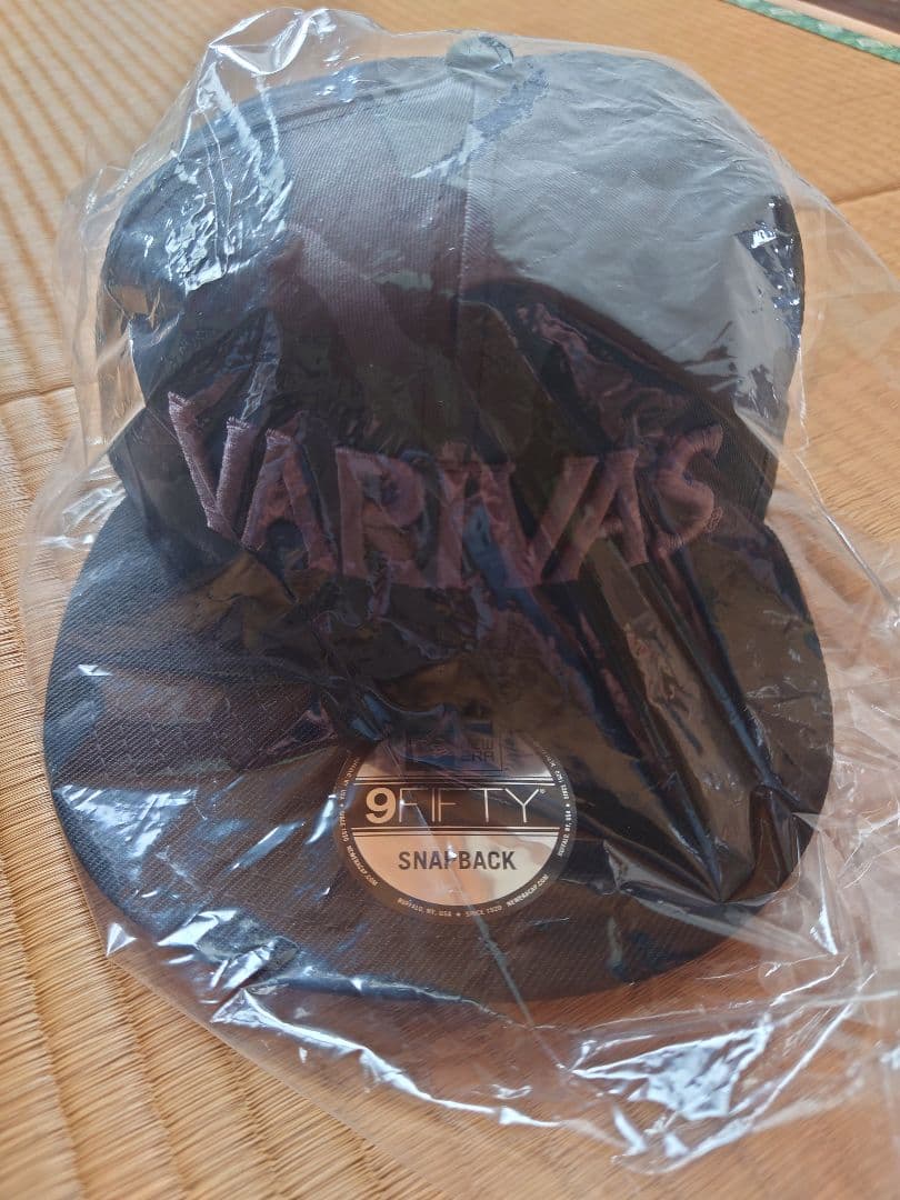 VARIVAS 9FIFTY スナップバックキャップ 黒/ベージュ