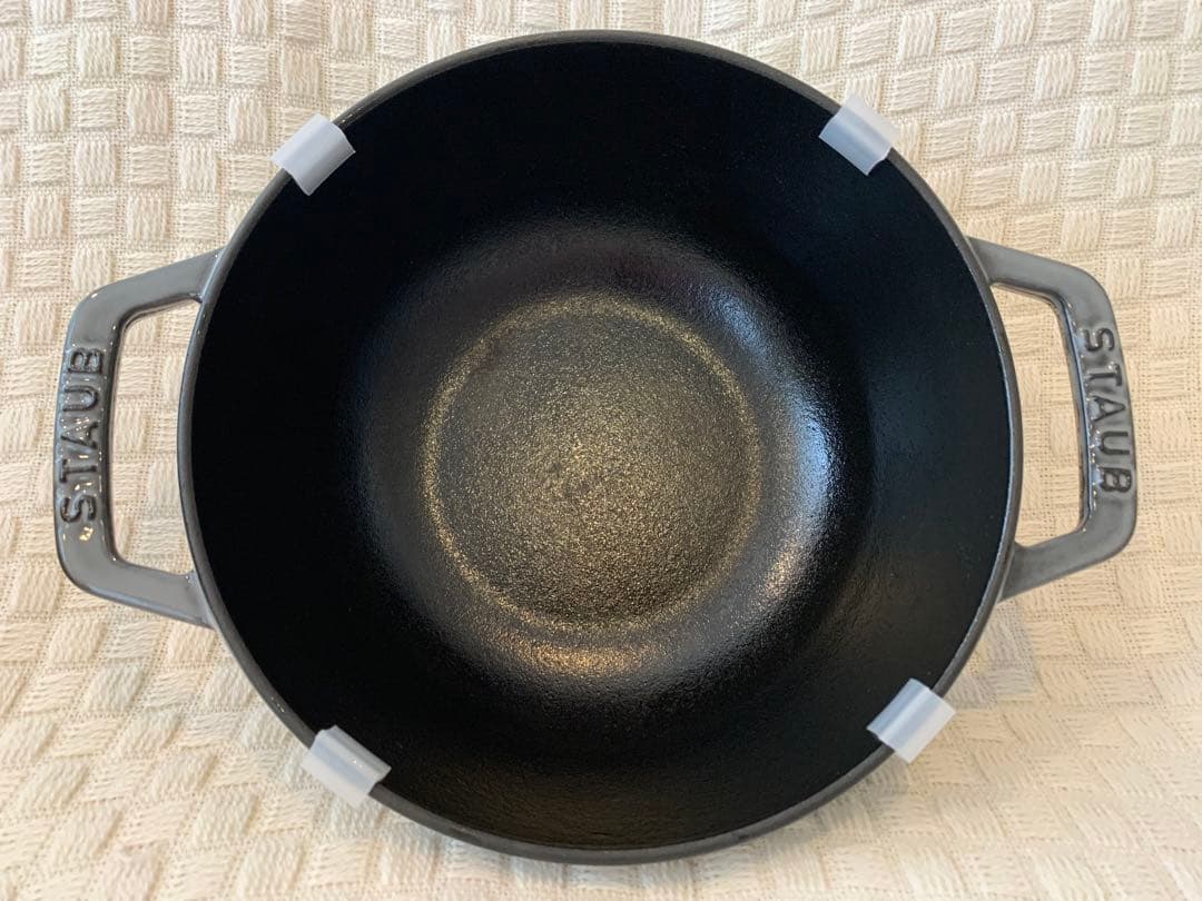 STAUB ストウブ　ワナベ　M グレー　極美品　18cm