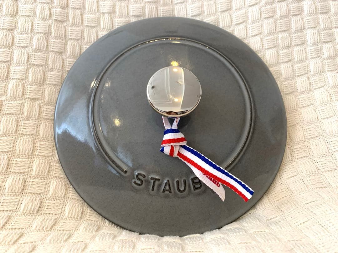 STAUB ストウブ　ワナベ　M グレー　極美品　18cm