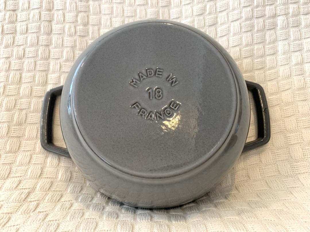 STAUB ストウブ　ワナベ　M グレー　極美品　18cm