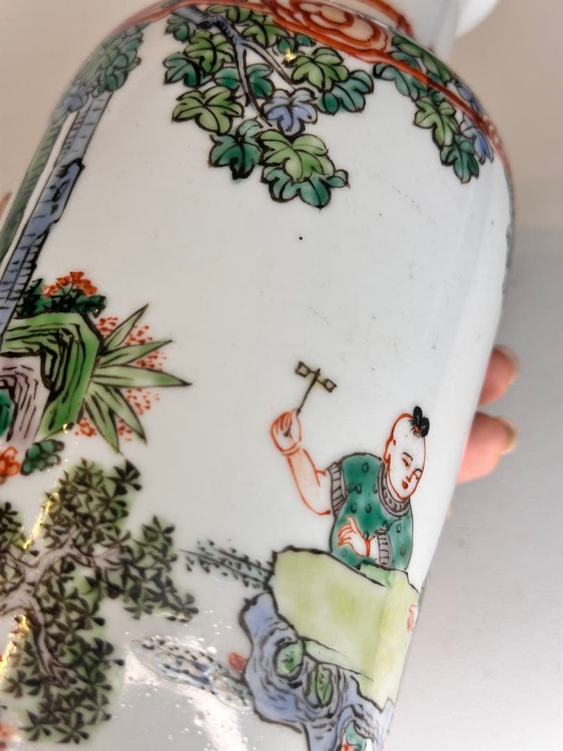 【新年セール】康熙葉子款 底部款識 人物童子戯図 彩絵 花瓶 中国古美術 时代物