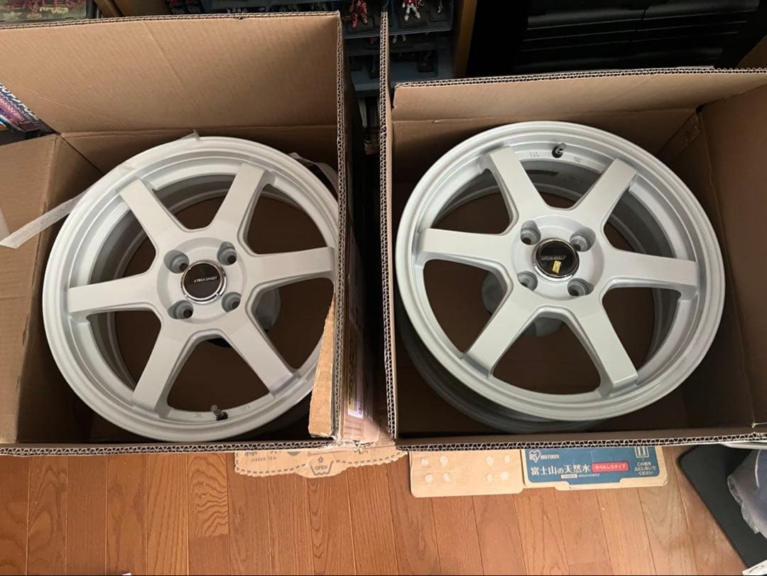 バリ溝タイヤ付き4穴pcd100 16インチJ-TECH S-616×6J+40