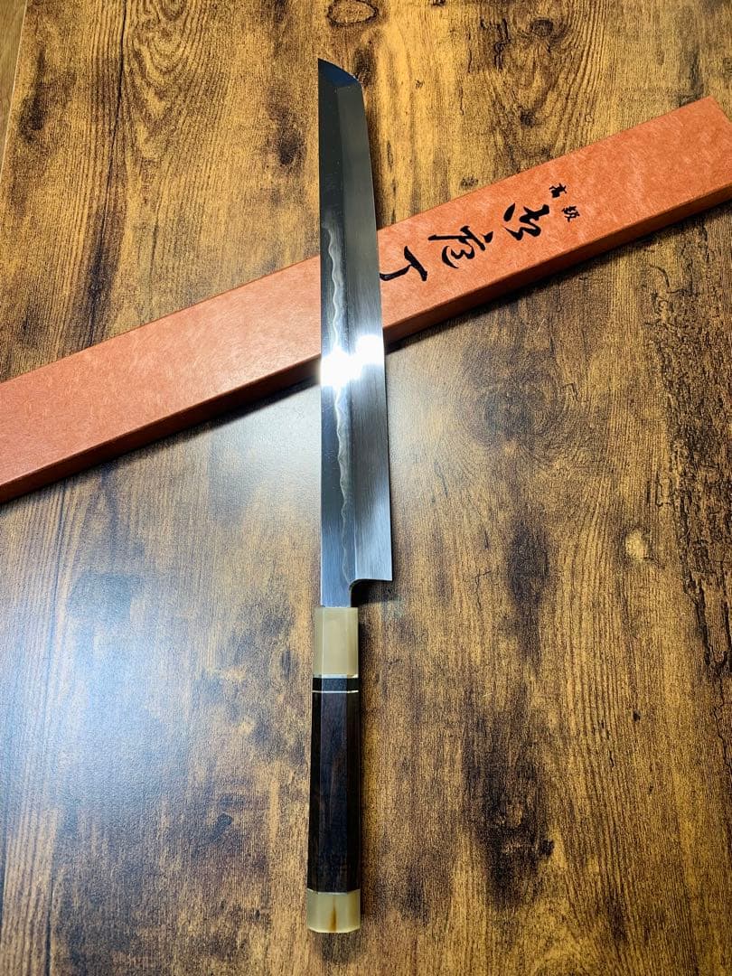 堺打刃物　森本光一作　刺身　先丸　白ニ鋼 水本焼　尺　鏡面　黒檀両白水牛銀巻柄
