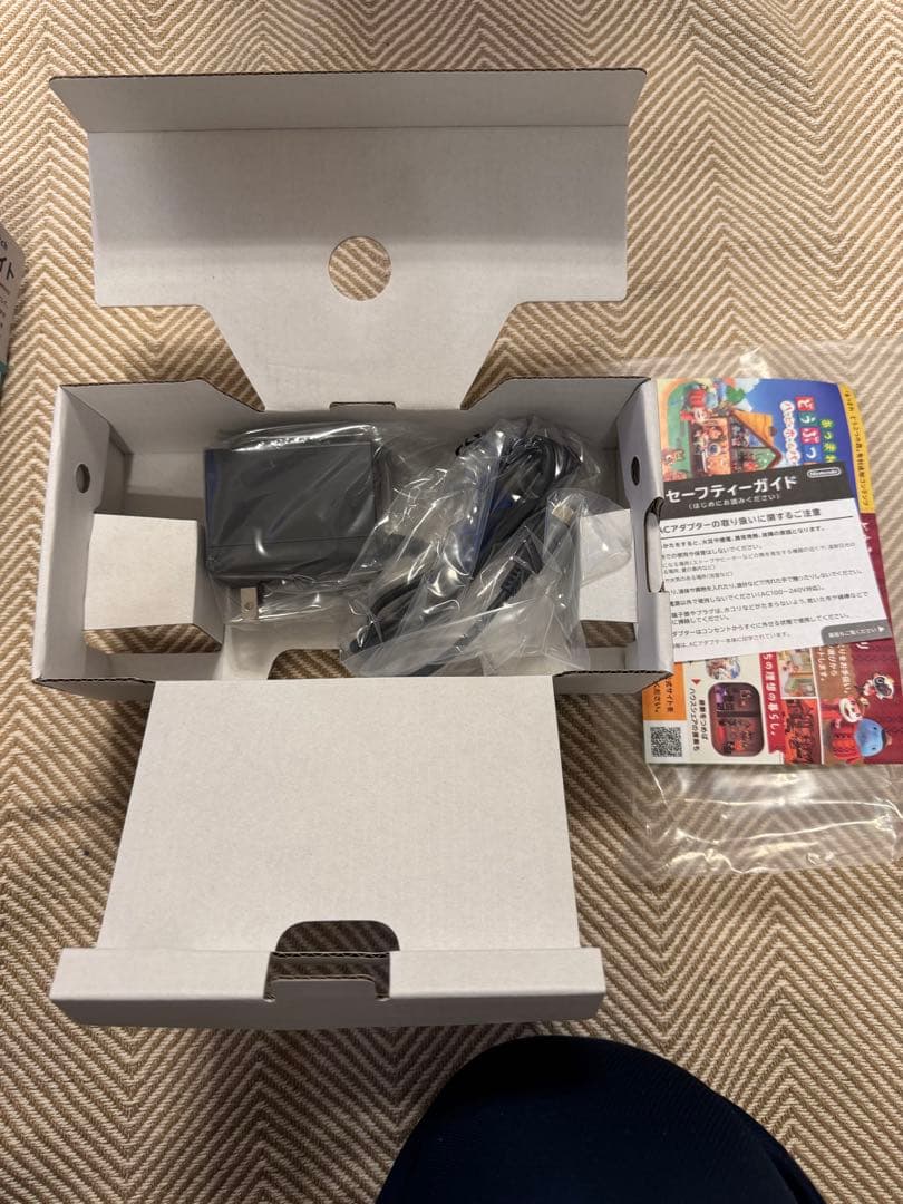 Switch Lite スイッチライトどうぶつの森 本体 動作良好 初期化済み