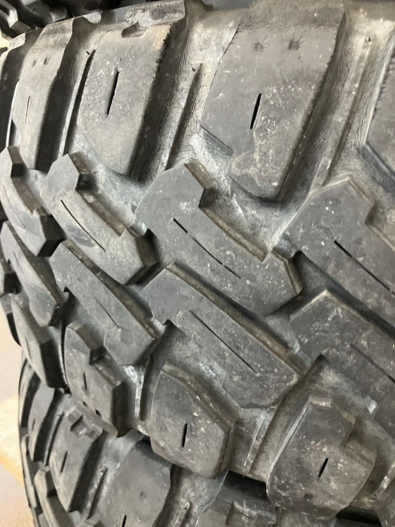 中古品　送料込　マッドスター　ゴツゴツタイヤ　U8ML 3714 0822　4本