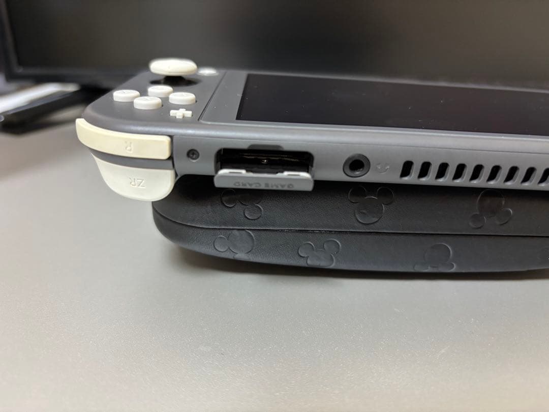 美品！Nintendo Switch Lite グレー 本体におまけ2個付きです