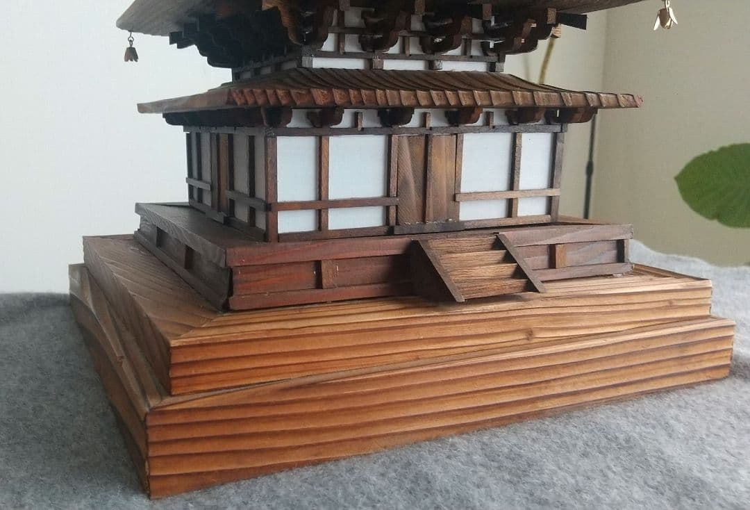 ヴィンテージ　木製　三重塔　高さ約56cm