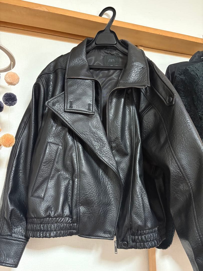 ZARA ブラック フェイクレザージャケット