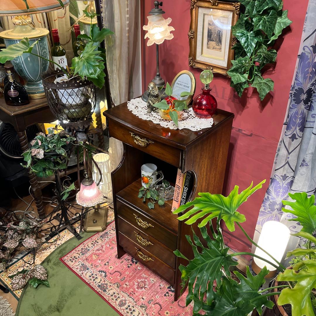 s. 　Sale ヴィンテージ コロニアル　キャビネット