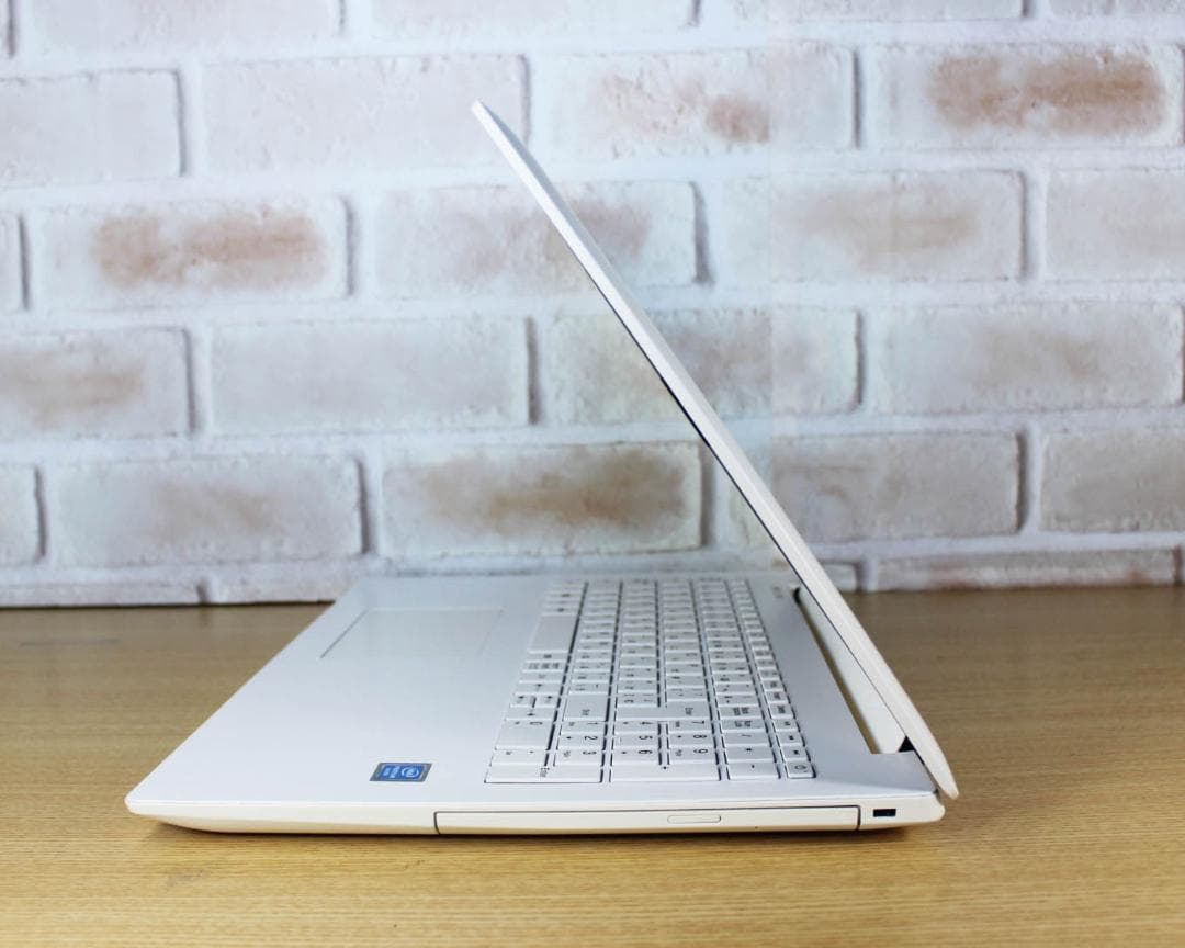 第8世代 CPU✨SSD搭載 ノートパソコン オフィス付き Windows11