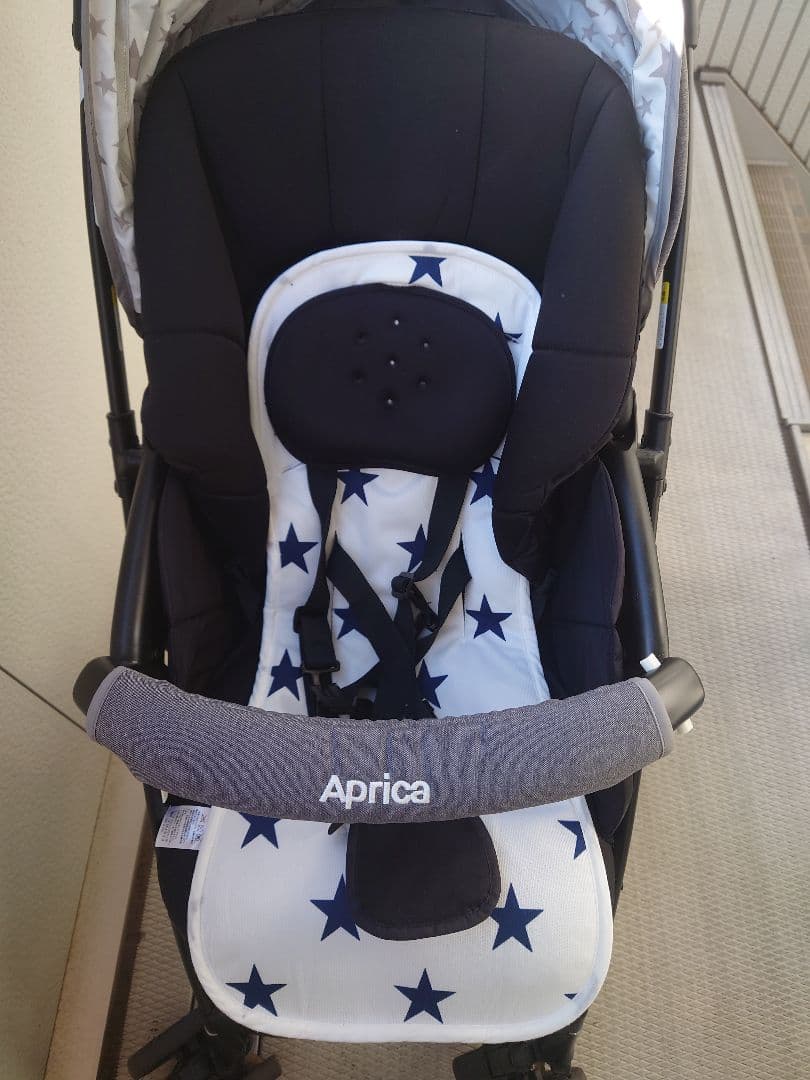 Aprica ラクーナエアー 両対面 軽量 ベビーカー　コンパクト