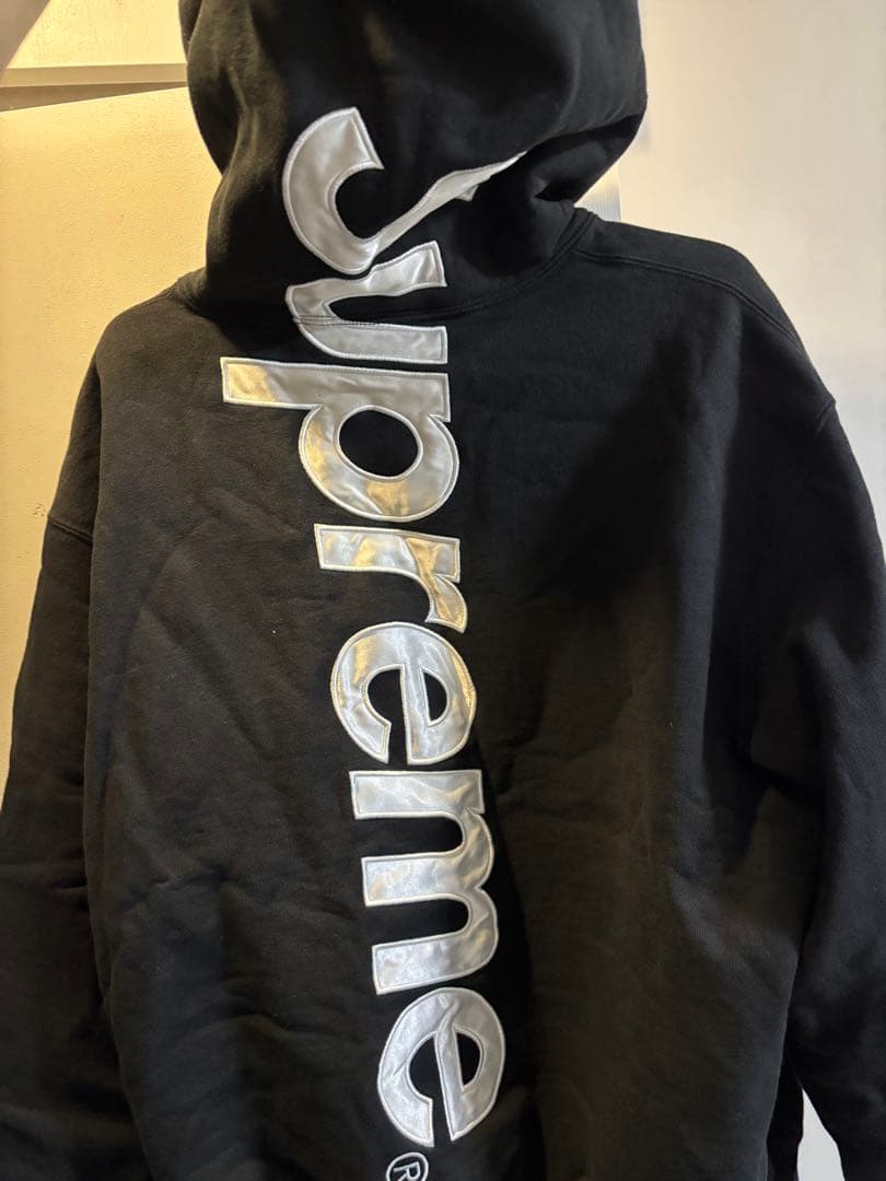 Supreme SS 25 ブラックパーカー
