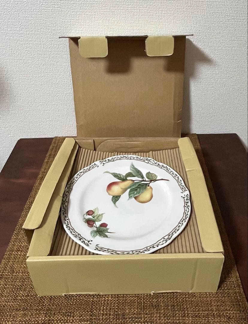 【新品未使用品】ノリタケ　ロイヤルオーチャード　5枚セット（日本製、24センチ）