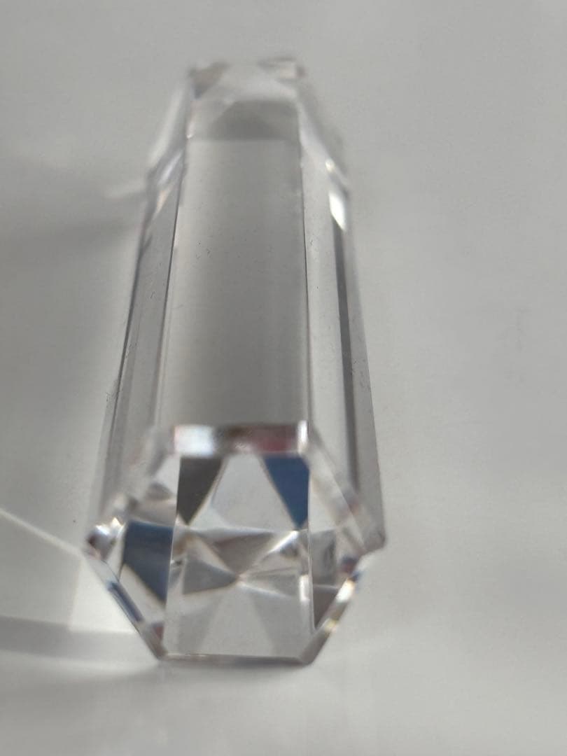 六角柱　水晶　長さ約6.5センチ　太さ約1.5センチ　100カラット　鑑別書付