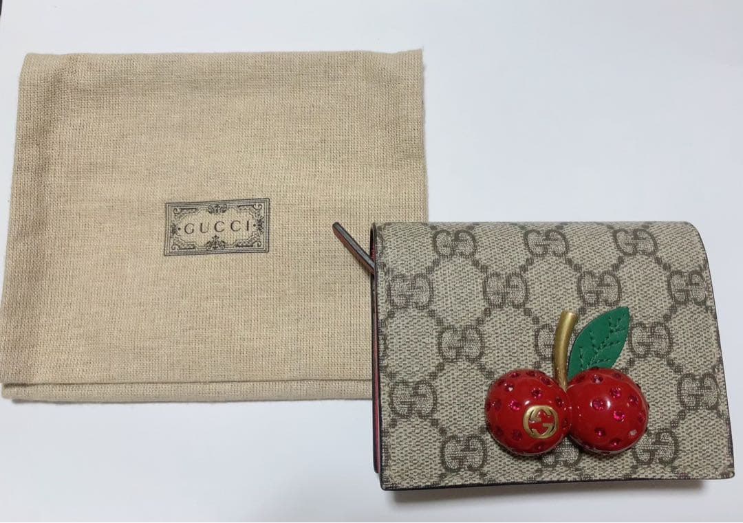 Gucci 財布　さくらんぼ