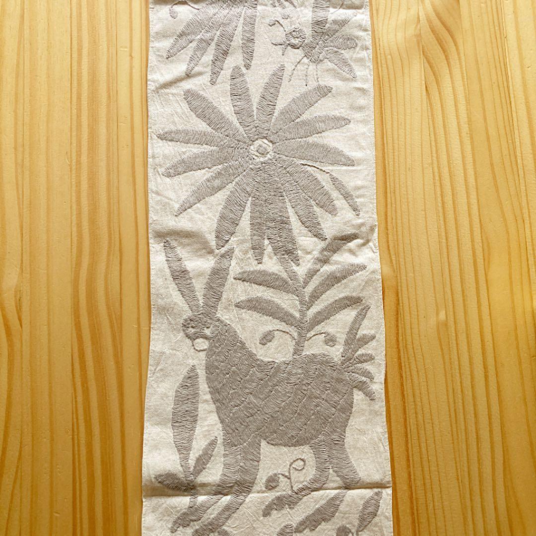 新品＊テーブルランナー＊グレー系＊オトミ刺繍＊メキシコ雑貨＊キッチン＊インテリア
