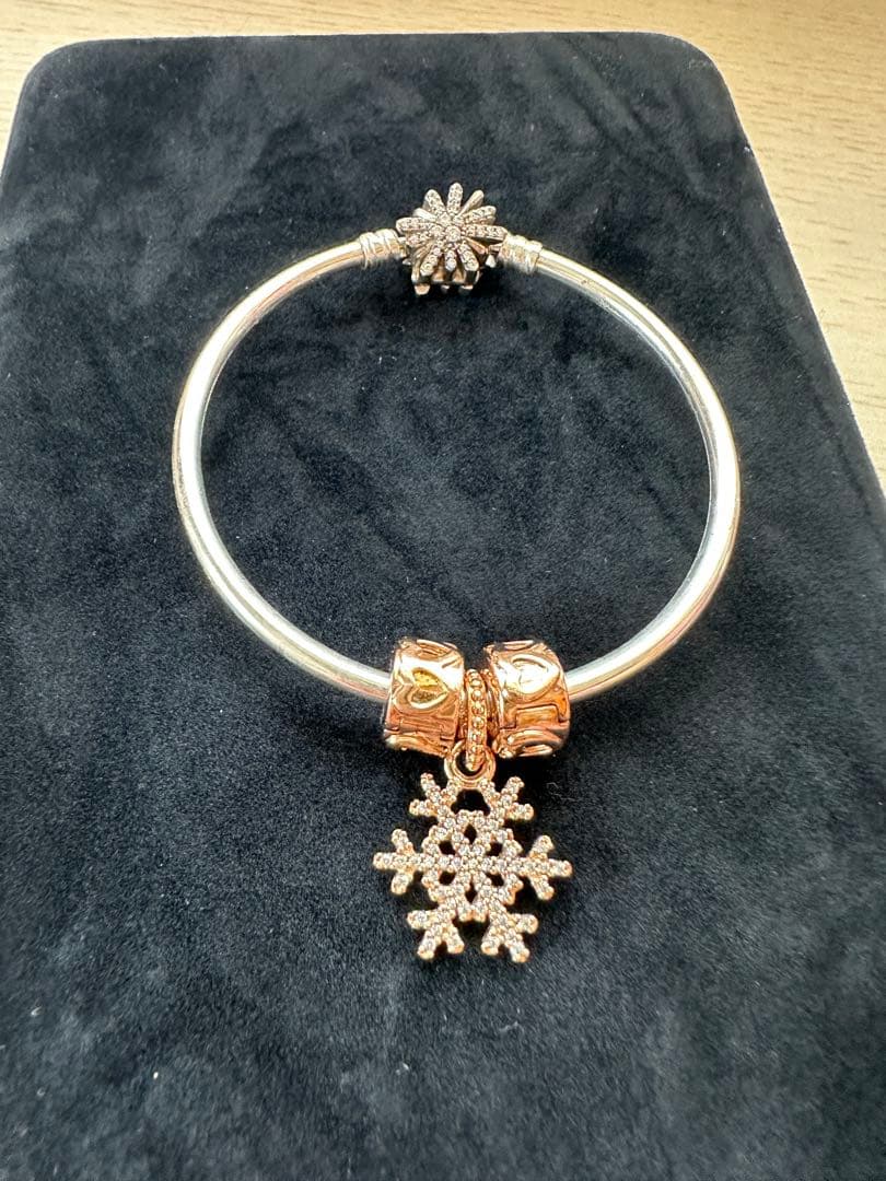 Pandora バングル ブレスレットチャーム付き17cm