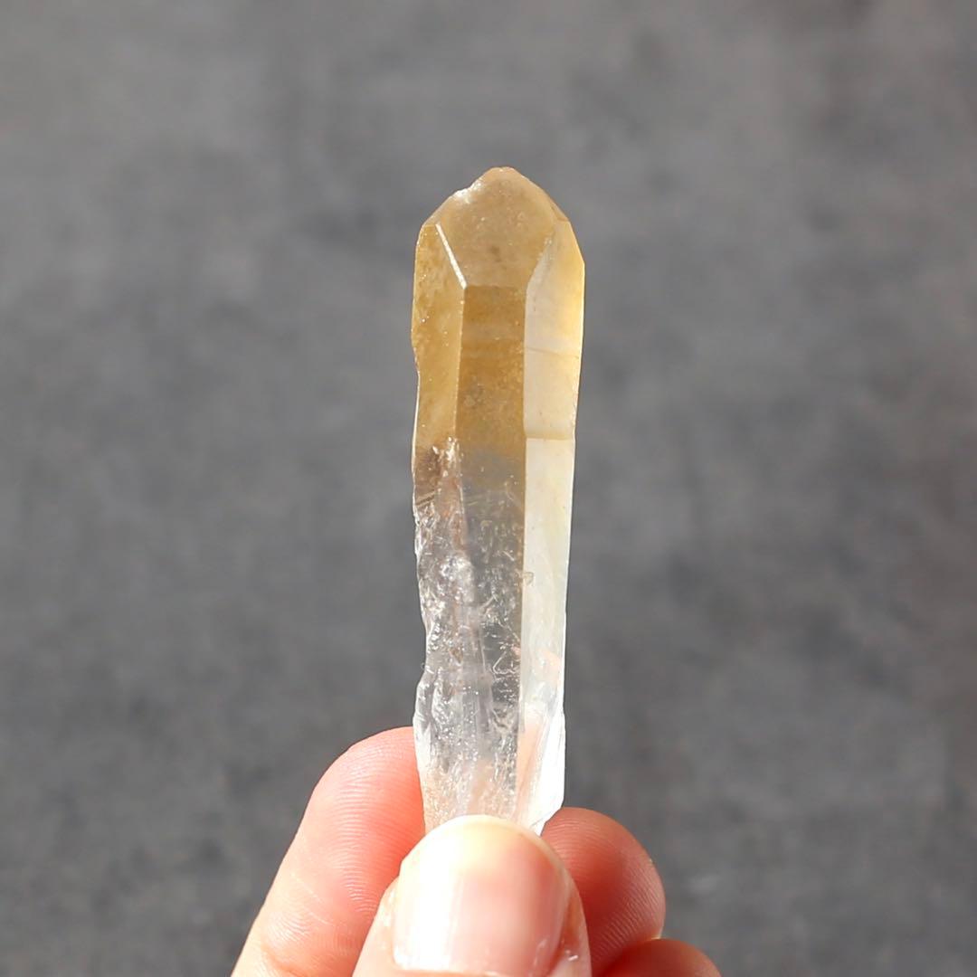 ゴールデンヒーラー クォーツ 原石 水晶 鉱物 希少石 天然石