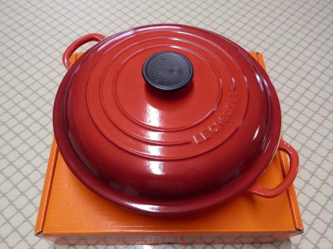 未使用 ルクルーゼ ビュッフェキャセロール 26cm ホーロー鍋 両手鍋