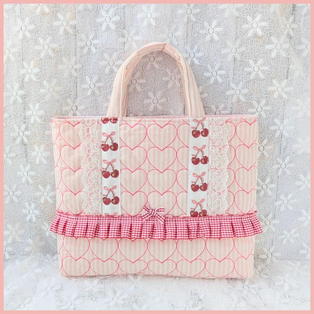 レッスンバッグ　手提げ　ハート刺繍キルト　さくらんぼ刺繍リボン　ホワイト