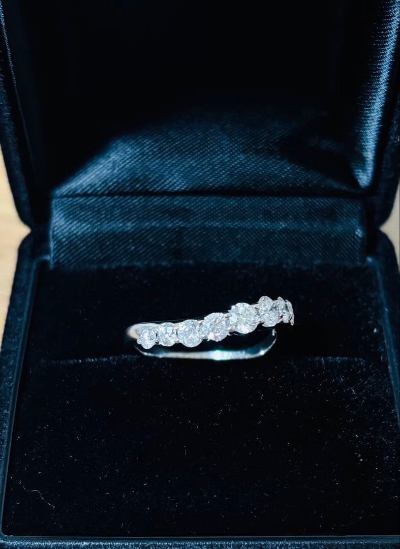 Pt900 0.1ct ハーフエタニティリング