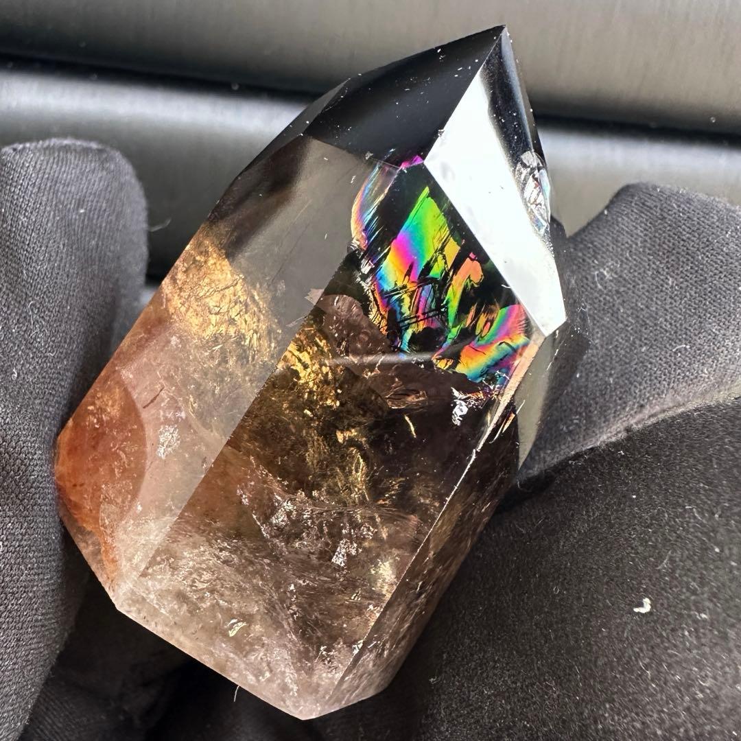 【金運· 魔除】ファントム☆レインボー☆煙水晶スモーキークォーツ六角柱A1532