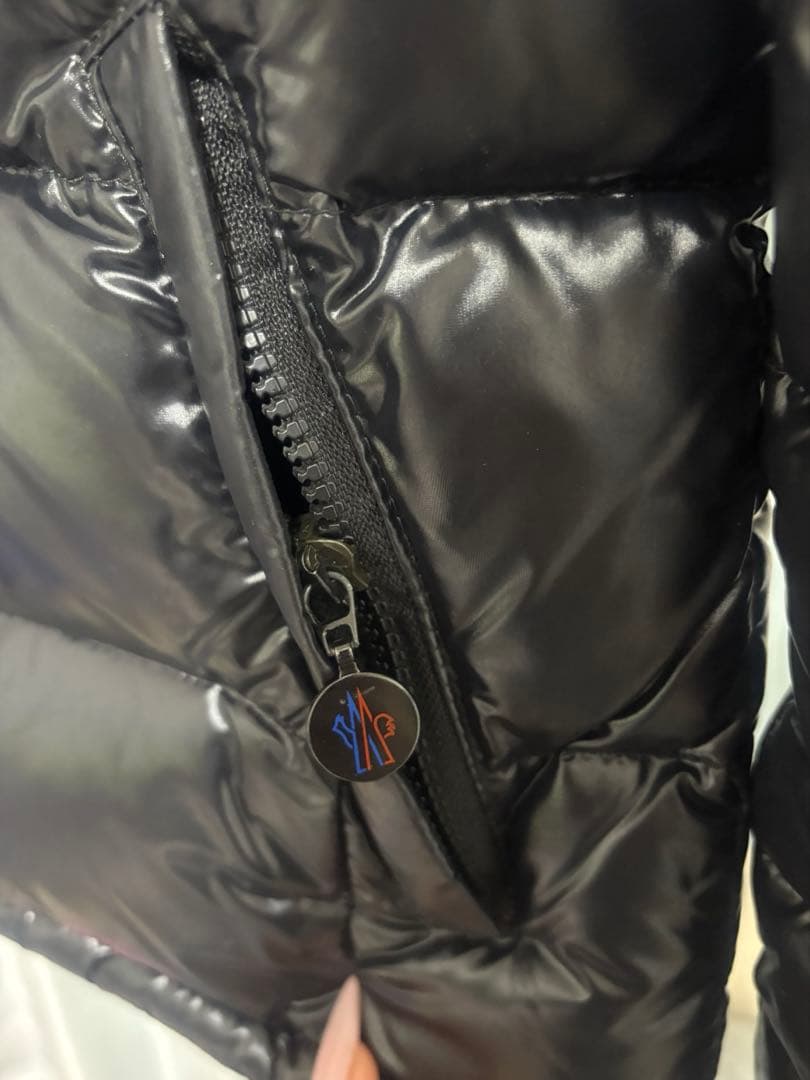 MONCLER ブラック ダウンジャケット s ※2/2-4発送不可