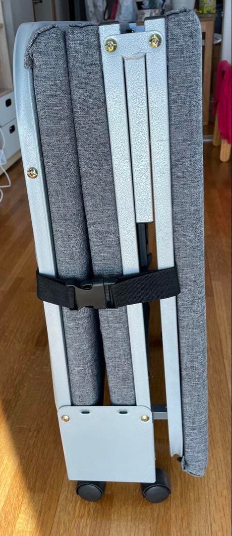 おりたたみ式ベッド　E-FINDS 美品