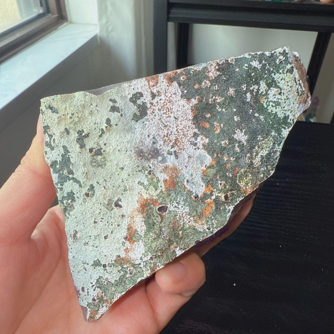 天然石アメジストの原石　置物NO.012412