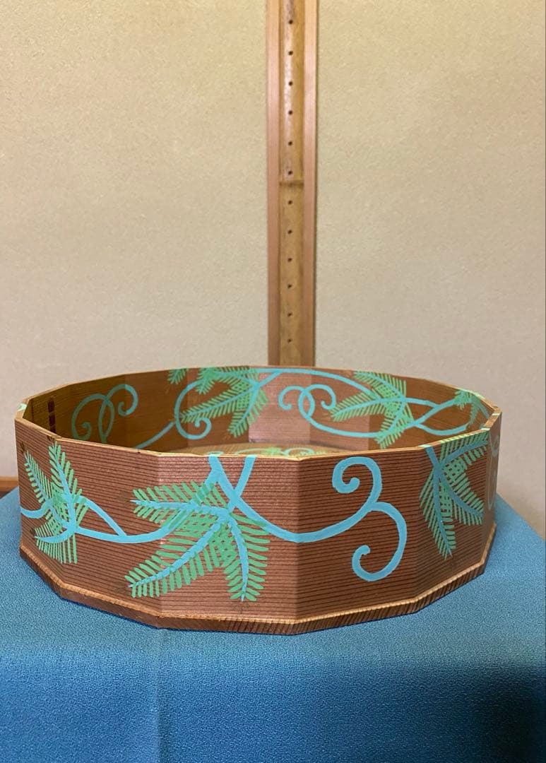 茶道具/炭斗 松唐草絵　玄々斎好写　杉折曲