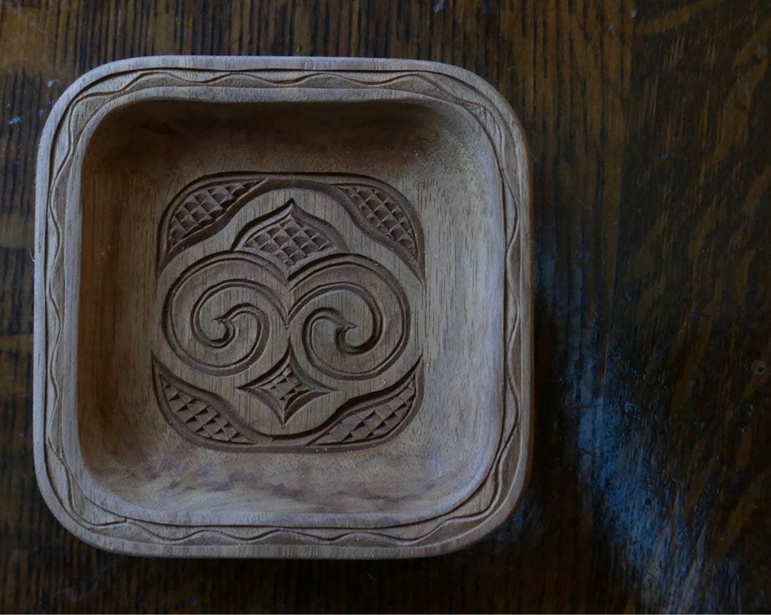 アイヌ 二風谷 木彫小皿