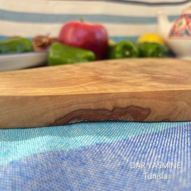 オリーブの木　カッティングボード　持ち手あり　ちょっぴり変形ラケット　約34cm