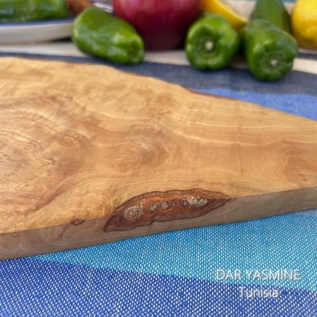 オリーブの木　カッティングボード　持ち手あり　ちょっぴり変形ラケット　約34cm