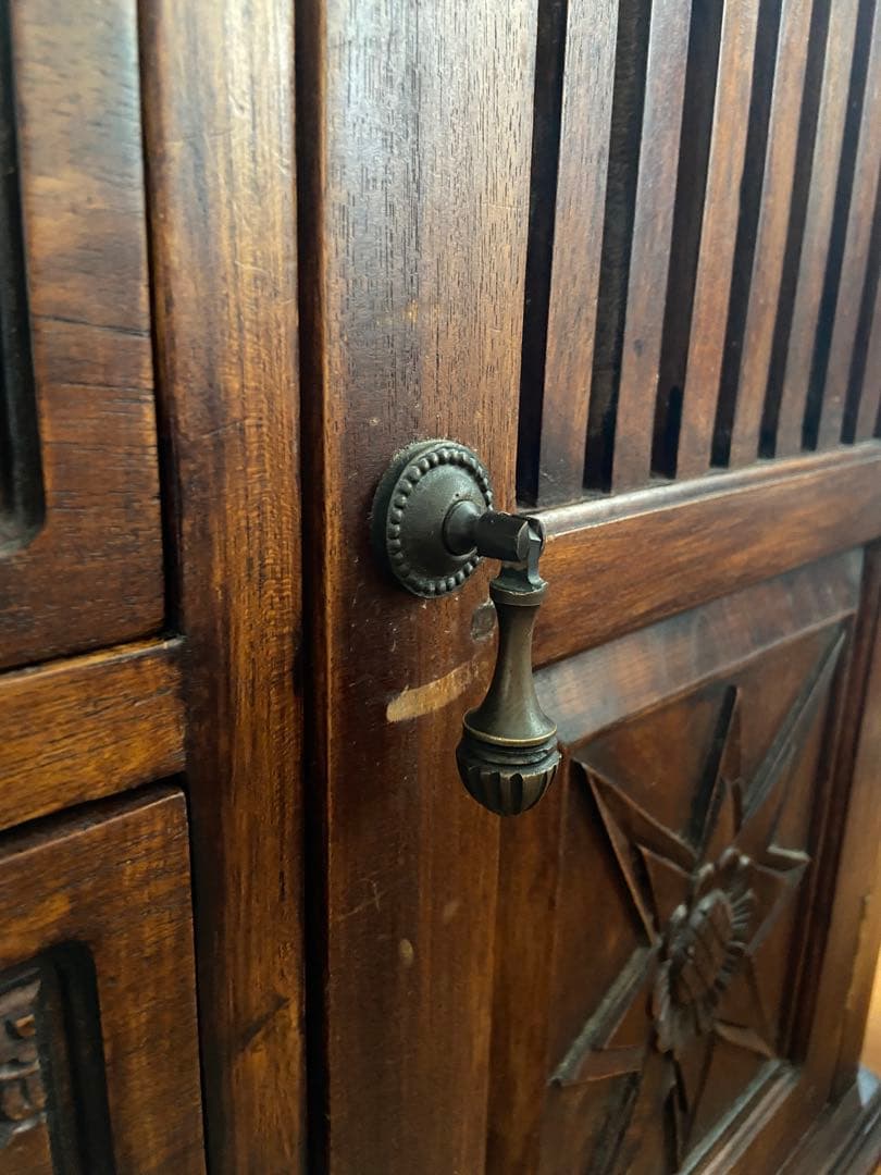 木製ヴィンテージキャビネット　アジアン風　サイドボード