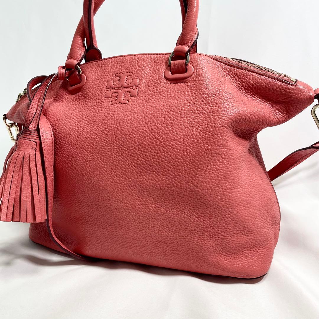トリーバーチ トートバッグ 2way タッセル エンボス ロゴ レザー 大容量