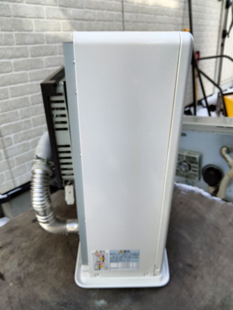 札幌発サンポットFF温風石油ストーブ！品番「FF‐4210TL」2018年式中古