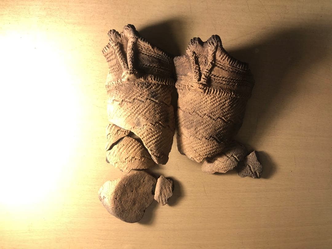 「縄文土器の欠片 No.528」です。