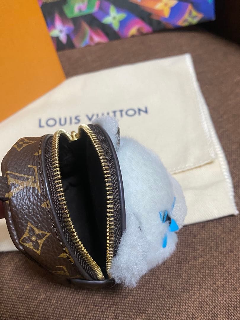 ルイヴィトン M02128 アドラブル ベア PVCチャームキーホルダー