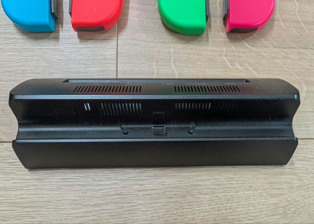 E*r様 Nintendo Switch 本体、ジョイコン4つ、ソフト、その他【