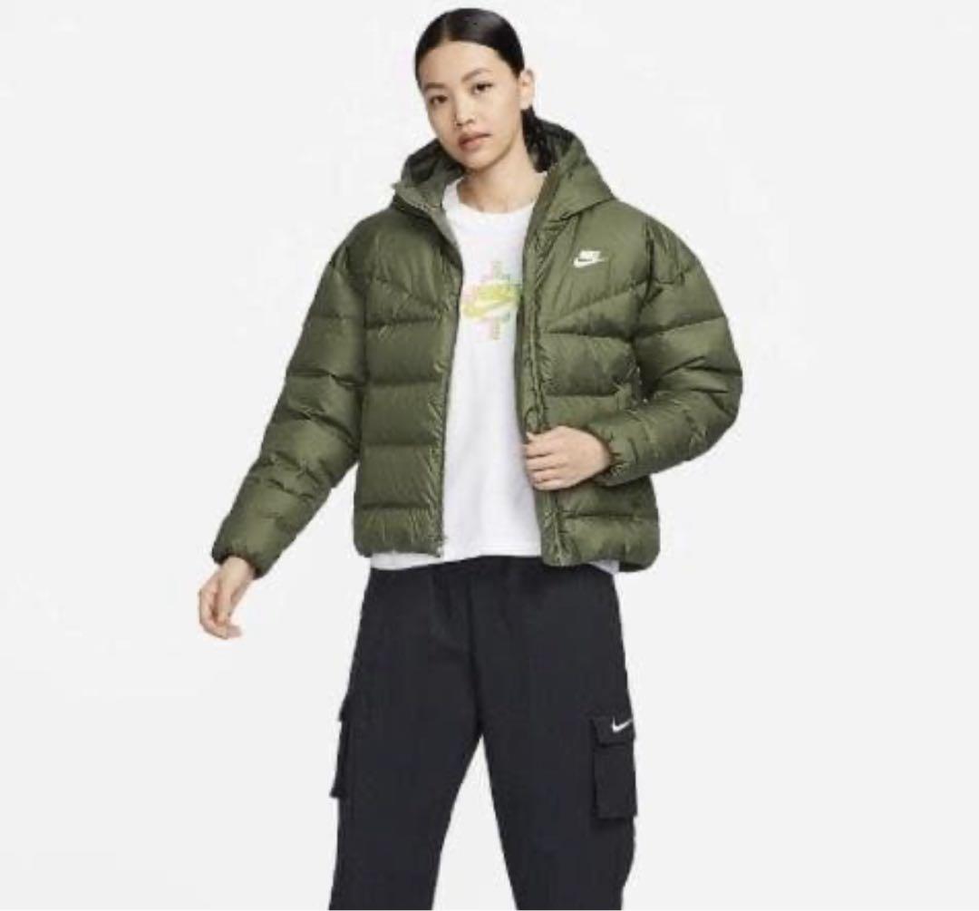 NIKE ナイキ　レディース　ダウン　Mサイズ　カーキ