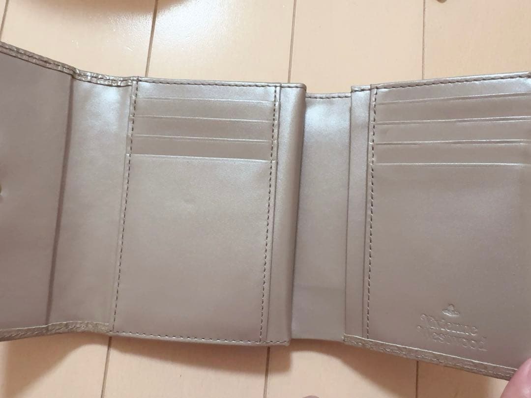 ヴィヴィアン Vivienne Westwood 三つ折り財布