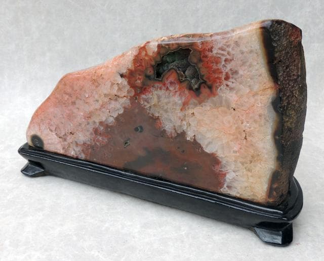 ▼　瑪瑙原石　▼台つき　重さ4.9kg　 めのう　メノウ　鑑賞石　鉱物　宝石