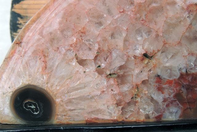 ▼　瑪瑙原石　▼台つき　重さ4.9kg　 めのう　メノウ　鑑賞石　鉱物　宝石