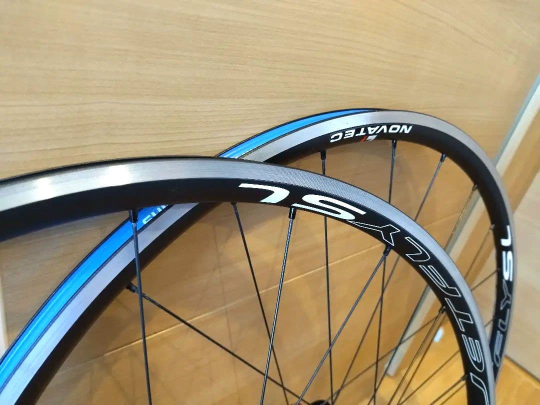 美品! ヒルクライムに! ノバテック JETFLY SL 700C 軽量ホイール