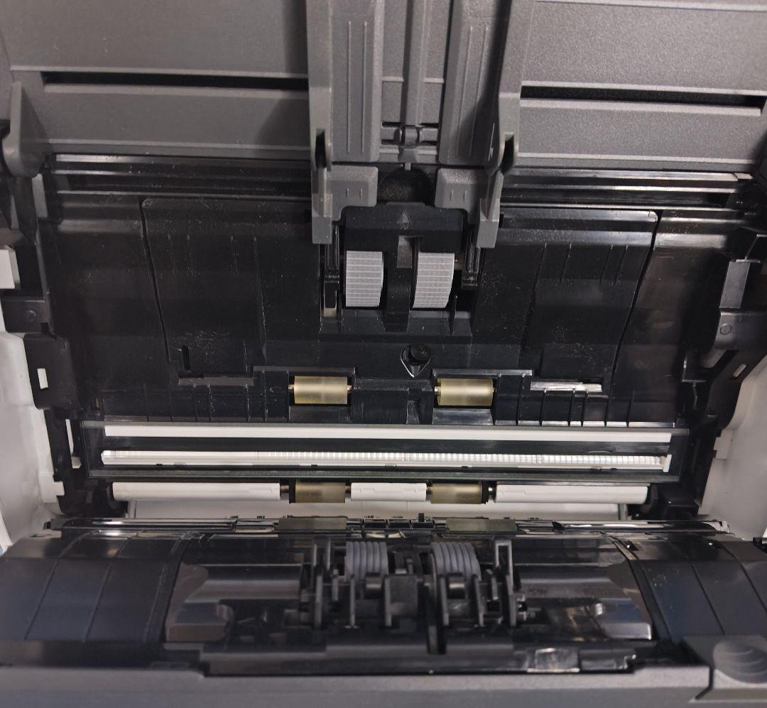 たまった書類を一気にスキャン 富士通 ScanSnap iX1500（白）