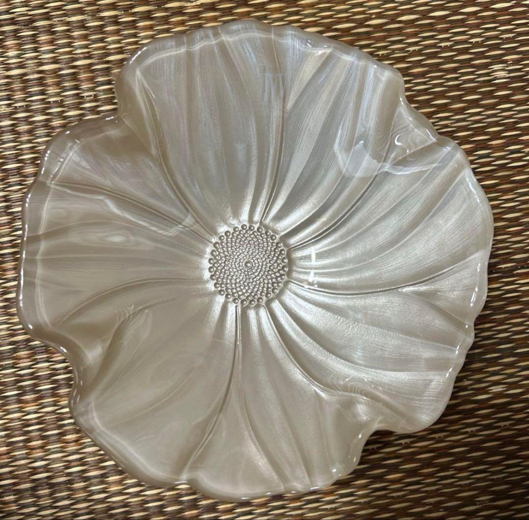 【IVV】アイヴィヴィマグノリアパールホワイト 27cm・18cm Italy